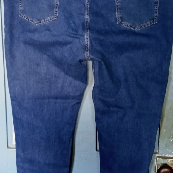 LADIES PLUS DENIMS - Picture 5 of 8